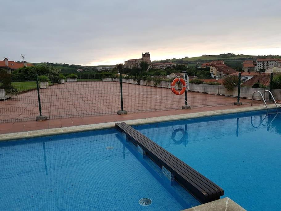 Terraza Y Piscina Con Vistas Espectaculares Al Mar Parking Cubierto Apartment San Vicente De La Barquera Exterior foto